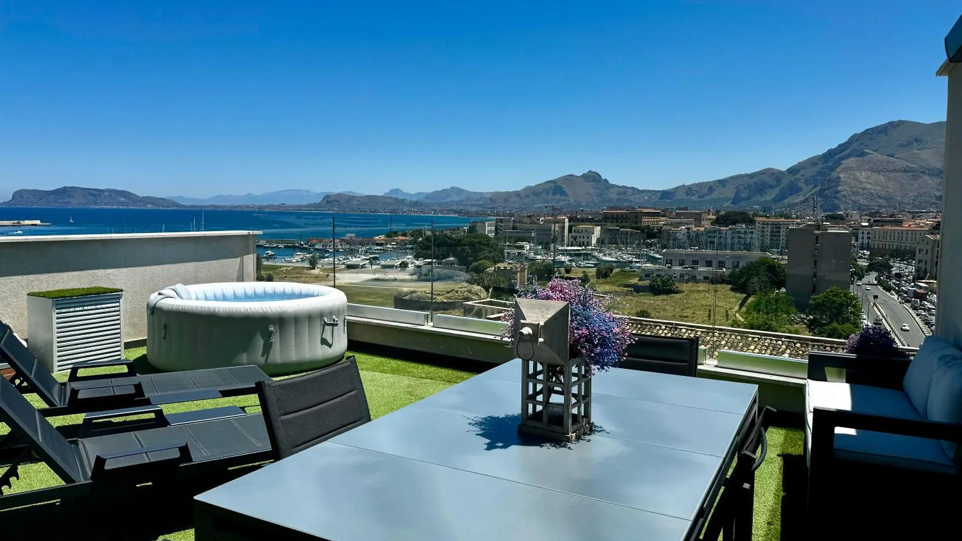 Marina Rooftop View Palermo Apartment